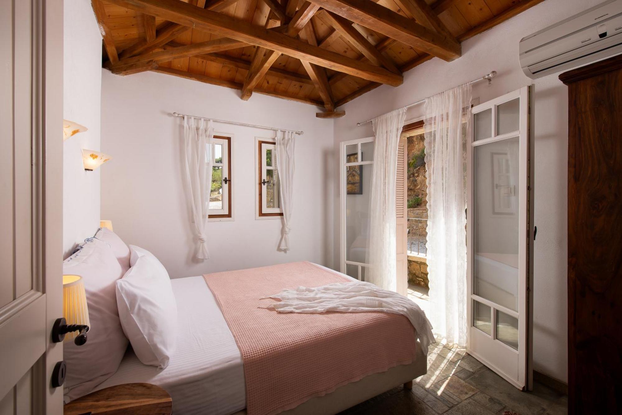 Lithea Villas And Studios By The Sea Agios Petros  Екстериор снимка
